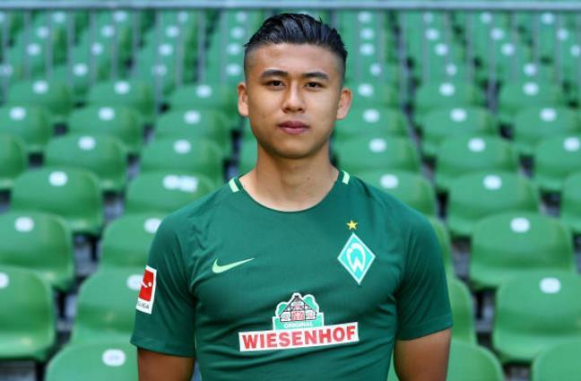 以其杰出的 以其杰出的