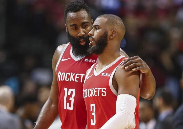 皮球贴地窄 皮球贴地窄