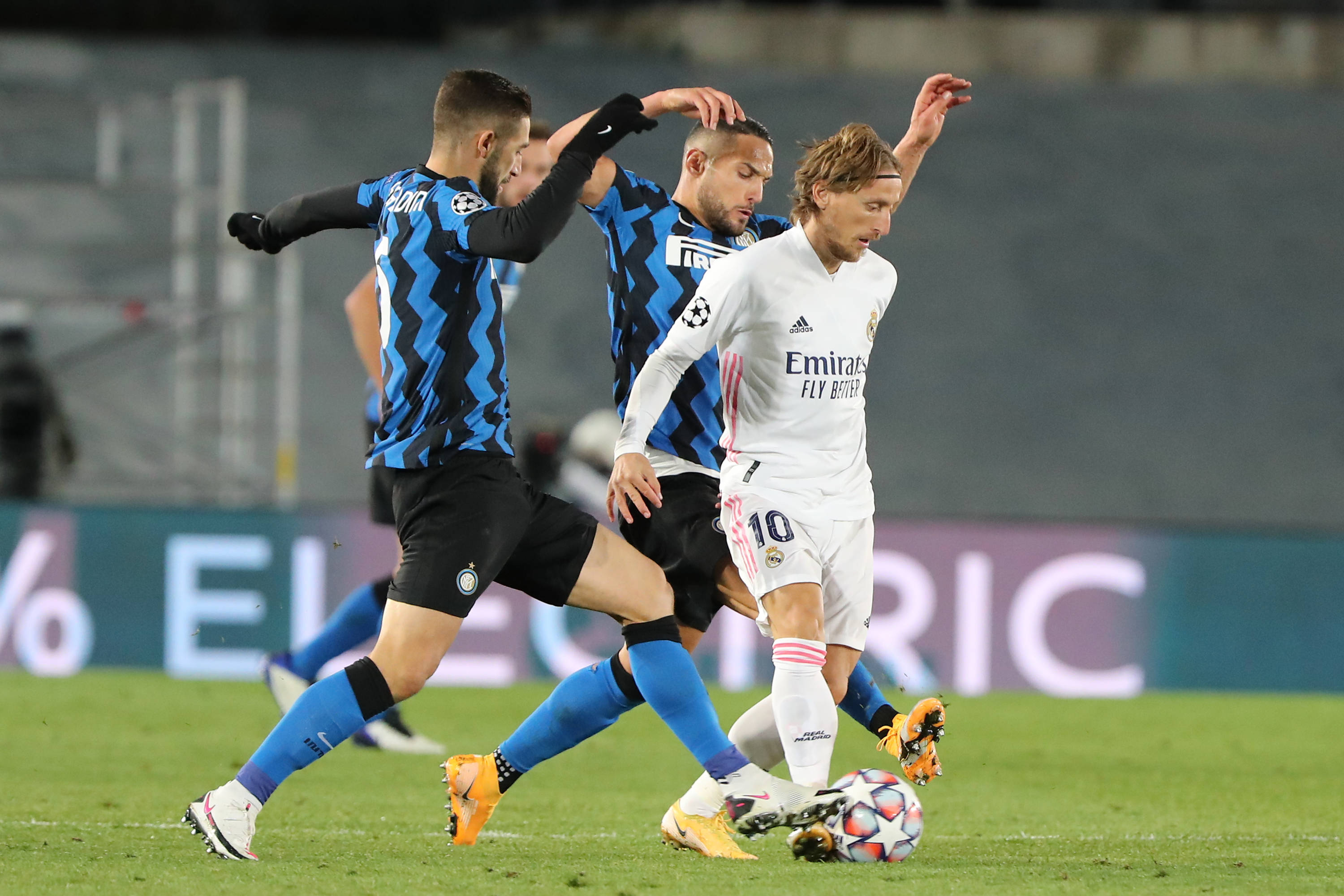 他把中台退 他把中台退